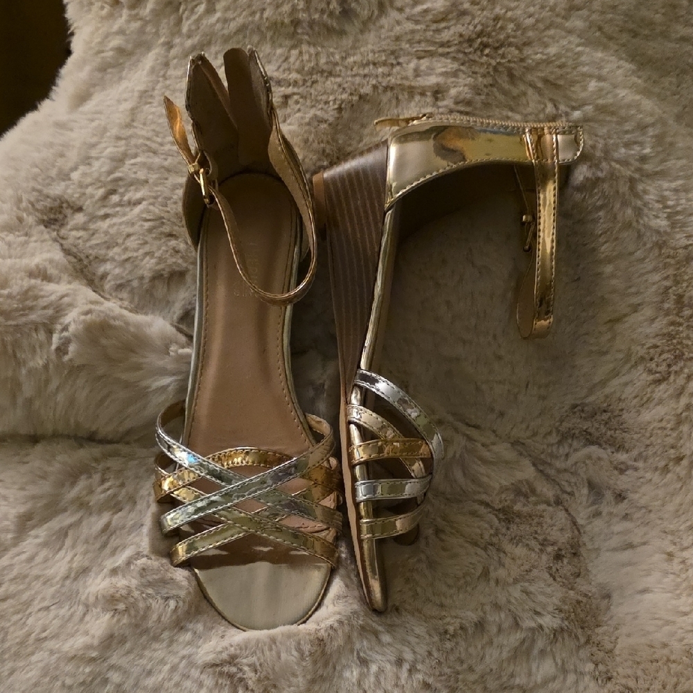 EUC Catherine Malandrino Metallic Strappy Heels-Size 7.5
